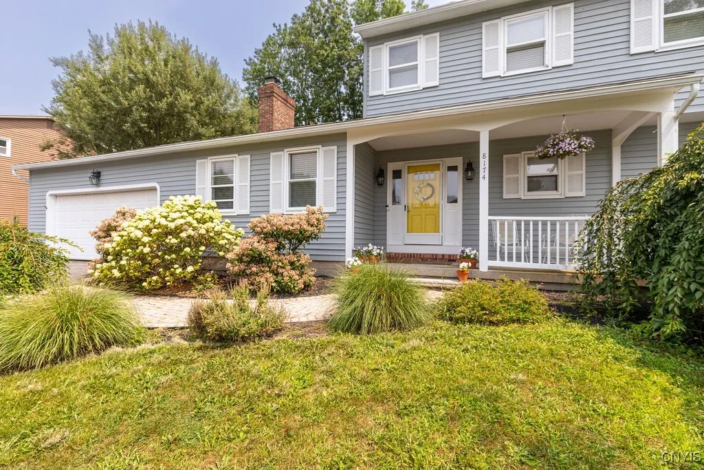 8174 Old Sunridge Drive, Manlius, New York 13104, Manlius, New York 13104, 4 Bedrooms Bedrooms, 11 Rooms Rooms,2 BathroomsBathrooms,Residential,Closed,8174 Old Sunridge Drive, Manlius, New York 13104,0,S1628921