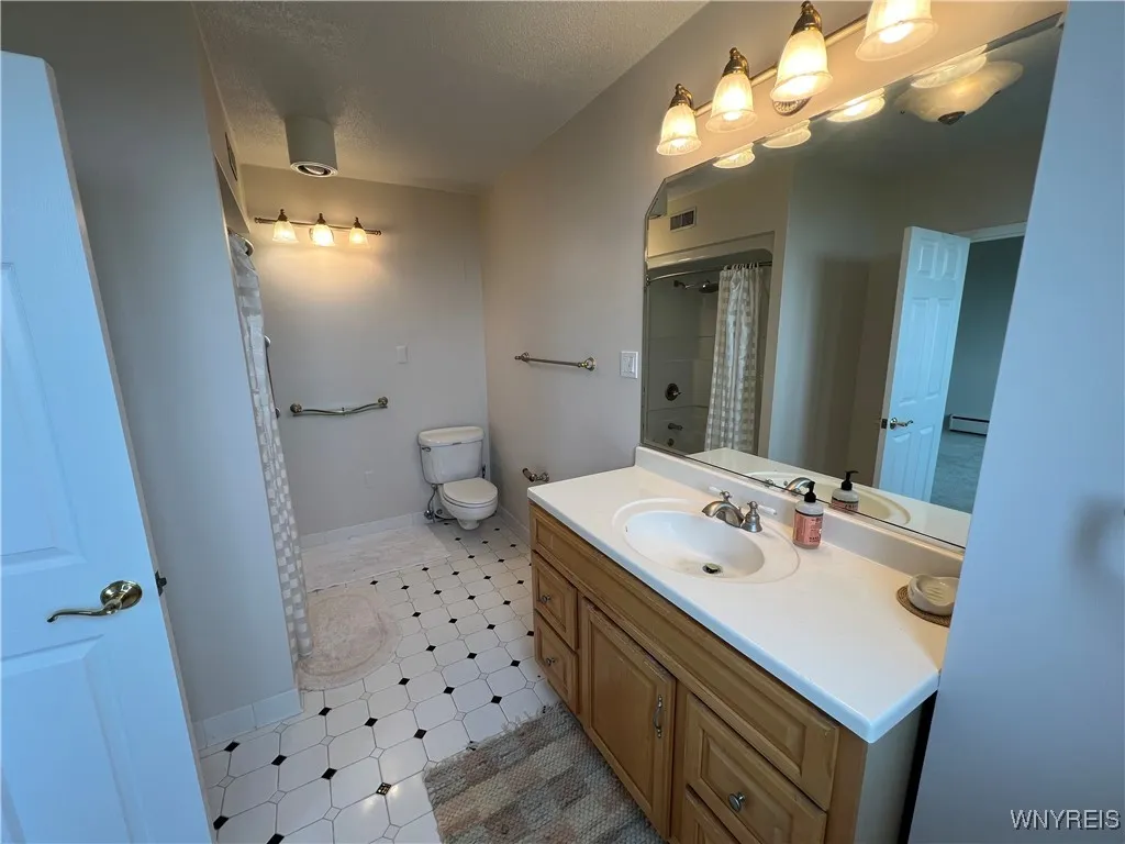 151 Buffalo Avenue 904, Niagara Falls, New York 14, Niagara Falls, New York 14303, 2 Bedrooms Bedrooms, 6 Rooms Rooms,2 BathroomsBathrooms,Residential,For Sale,151 Buffalo Avenue 904, Niagara Falls, New York 14,B1629345