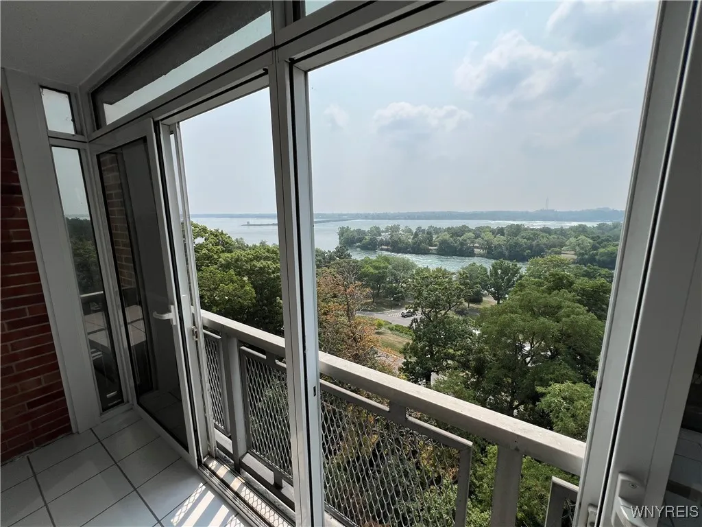 151 Buffalo Avenue 904, Niagara Falls, New York 14, Niagara Falls, New York 14303, 2 Bedrooms Bedrooms, 6 Rooms Rooms,2 BathroomsBathrooms,Residential,For Sale,151 Buffalo Avenue 904, Niagara Falls, New York 14,B1629345