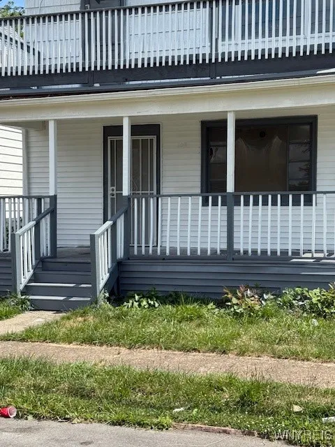 109 Krupp Avenue, Buffalo, New York 14212, Buffalo, New York 14212, 6 Bedrooms Bedrooms, ,2 BathroomsBathrooms,Residential,For Sale,109 Krupp Avenue, Buffalo, New York 14212,B1629264