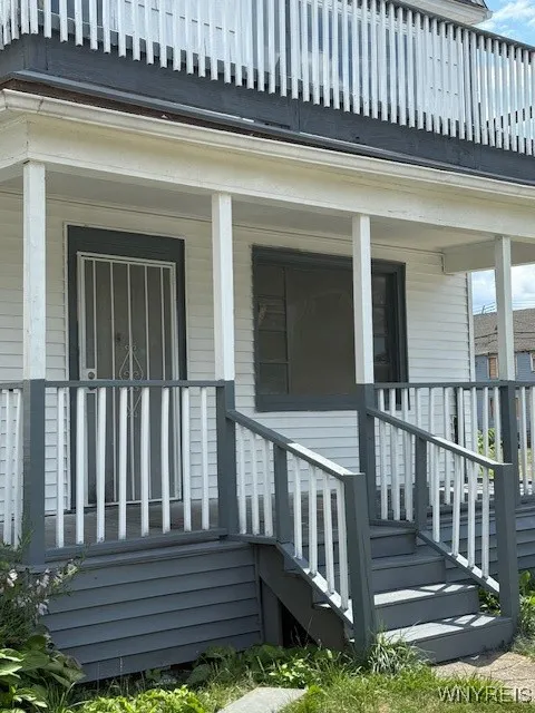 109 Krupp Avenue, Buffalo, New York 14212, Buffalo, New York 14212, 6 Bedrooms Bedrooms, ,2 BathroomsBathrooms,Residential,For Sale,109 Krupp Avenue, Buffalo, New York 14212,B1629264