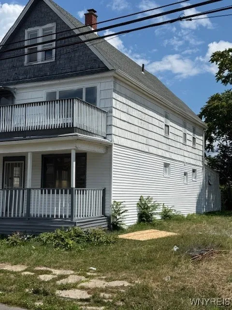 109 Krupp Avenue, Buffalo, New York 14212, Buffalo, New York 14212, 6 Bedrooms Bedrooms, ,2 BathroomsBathrooms,Residential,For Sale,109 Krupp Avenue, Buffalo, New York 14212,B1629264