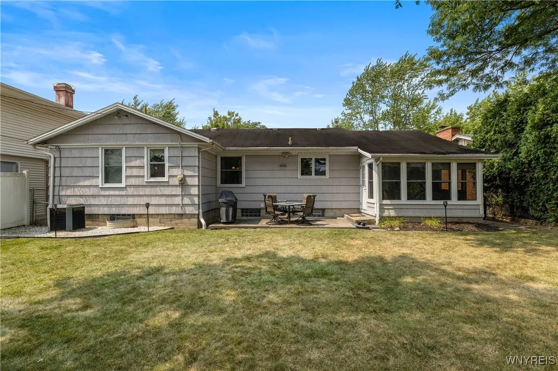 27 Greenfield Drive, Tonawanda, New York 14150, Tonawanda, New York 14150, 3 Bedrooms Bedrooms, 7 Rooms Rooms,1 BathroomBathrooms,Residential,Closed,27 Greenfield Drive, Tonawanda, New York 14150,0,B1629169