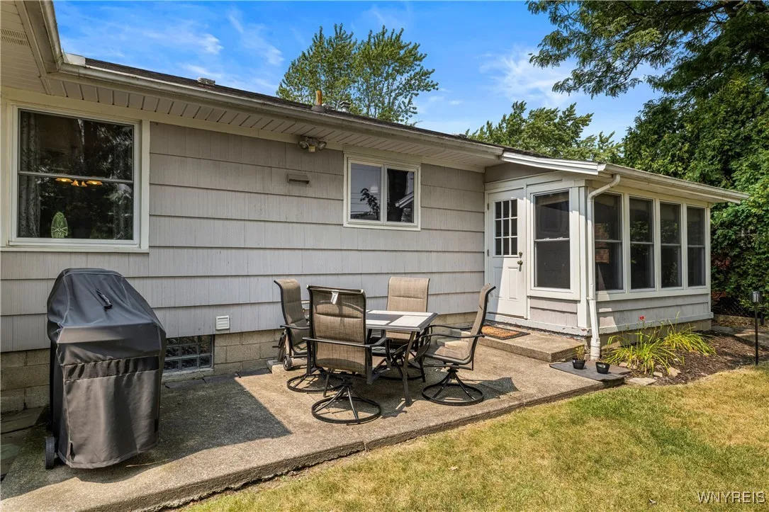 27 Greenfield Drive, Tonawanda, New York 14150, Tonawanda, New York 14150, 3 Bedrooms Bedrooms, 7 Rooms Rooms,1 BathroomBathrooms,Residential,Closed,27 Greenfield Drive, Tonawanda, New York 14150,0,B1629169