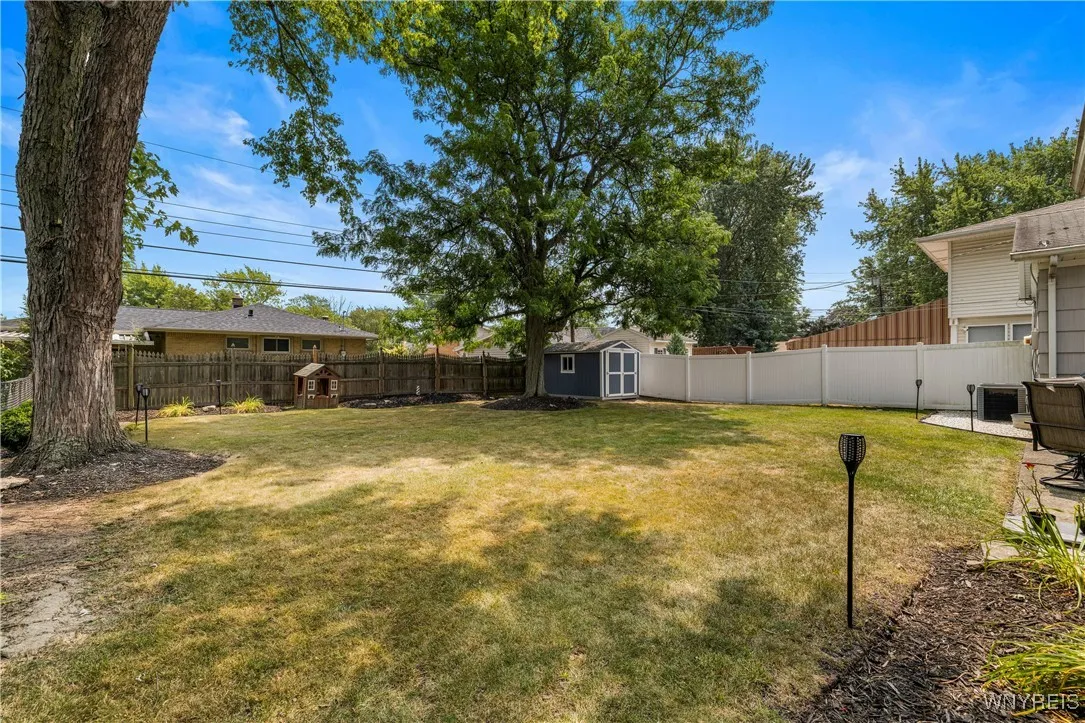 27 Greenfield Drive, Tonawanda, New York 14150, Tonawanda, New York 14150, 3 Bedrooms Bedrooms, 7 Rooms Rooms,1 BathroomBathrooms,Residential,Closed,27 Greenfield Drive, Tonawanda, New York 14150,0,B1629169