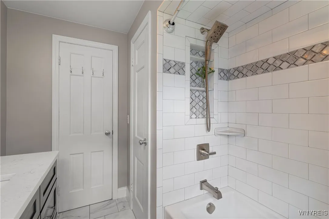 27 Greenfield Drive, Tonawanda, New York 14150, Tonawanda, New York 14150, 3 Bedrooms Bedrooms, 7 Rooms Rooms,1 BathroomBathrooms,Residential,Closed,27 Greenfield Drive, Tonawanda, New York 14150,0,B1629169