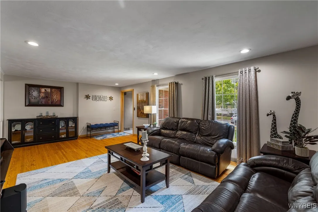 27 Greenfield Drive, Tonawanda, New York 14150, Tonawanda, New York 14150, 3 Bedrooms Bedrooms, 7 Rooms Rooms,1 BathroomBathrooms,Residential,Closed,27 Greenfield Drive, Tonawanda, New York 14150,0,B1629169