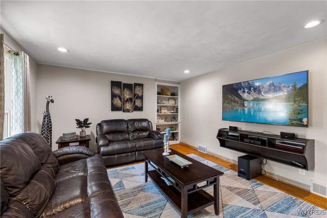 27 Greenfield Drive, Tonawanda, New York 14150, Tonawanda, New York 14150, 3 Bedrooms Bedrooms, 7 Rooms Rooms,1 BathroomBathrooms,Residential,Closed,27 Greenfield Drive, Tonawanda, New York 14150,0,B1629169