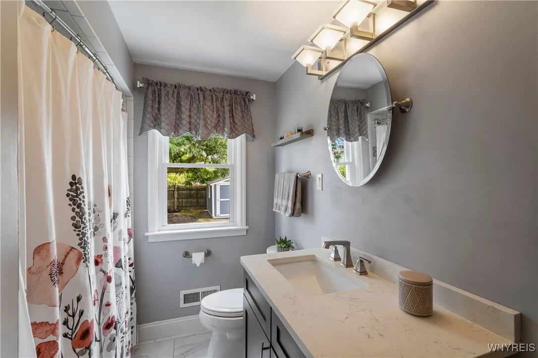 27 Greenfield Drive, Tonawanda, New York 14150, Tonawanda, New York 14150, 3 Bedrooms Bedrooms, 7 Rooms Rooms,1 BathroomBathrooms,Residential,Closed,27 Greenfield Drive, Tonawanda, New York 14150,0,B1629169