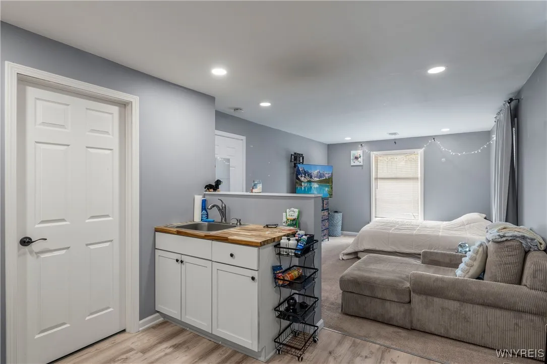 8375 Transit Road, Clarence, New York 14051, Clarence, New York 14051, 4 Bedrooms Bedrooms, 8 Rooms Rooms,2 BathroomsBathrooms,Residential,For Sale,8375 Transit Road, Clarence, New York 14051,B1627758