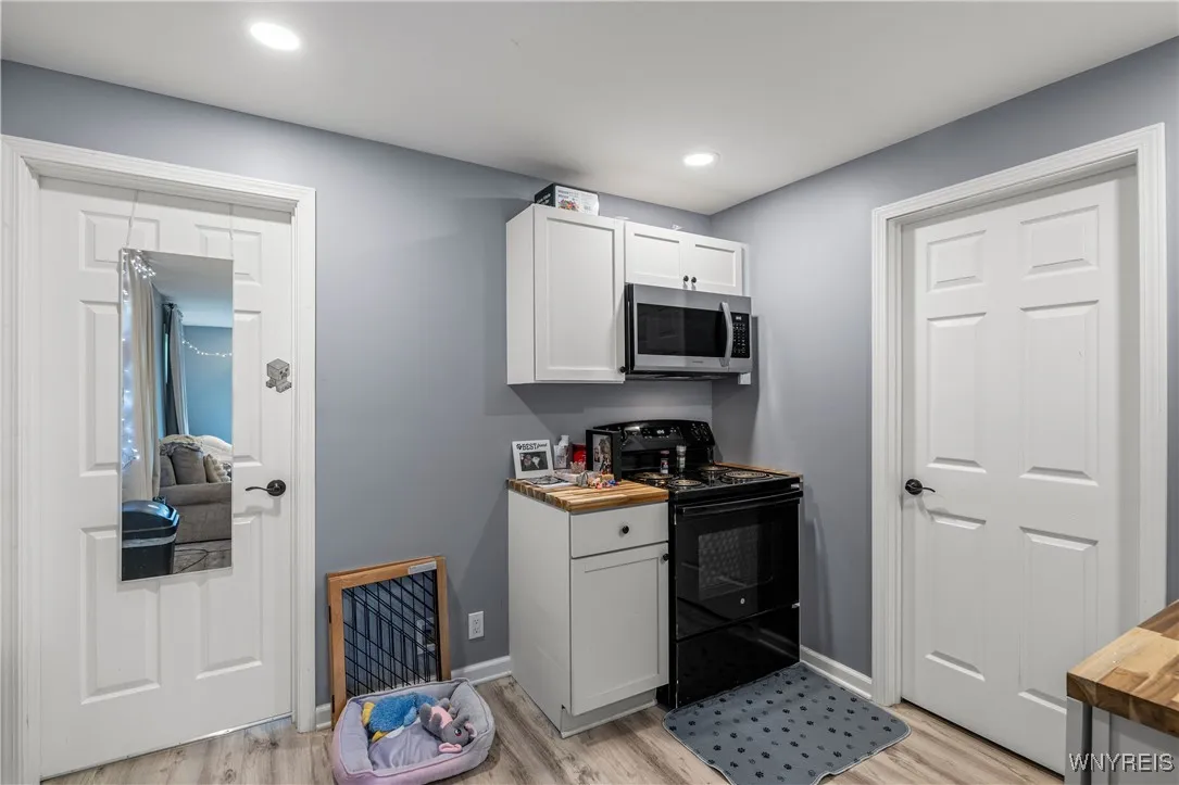 8375 Transit Road, Clarence, New York 14051, Clarence, New York 14051, 4 Bedrooms Bedrooms, 8 Rooms Rooms,2 BathroomsBathrooms,Residential,For Sale,8375 Transit Road, Clarence, New York 14051,B1627758