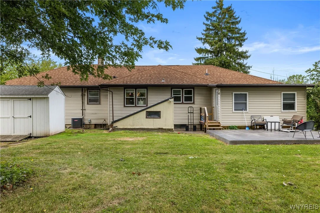 8375 Transit Road, Clarence, New York 14051, Clarence, New York 14051, 4 Bedrooms Bedrooms, 8 Rooms Rooms,2 BathroomsBathrooms,Residential,For Sale,8375 Transit Road, Clarence, New York 14051,B1627758