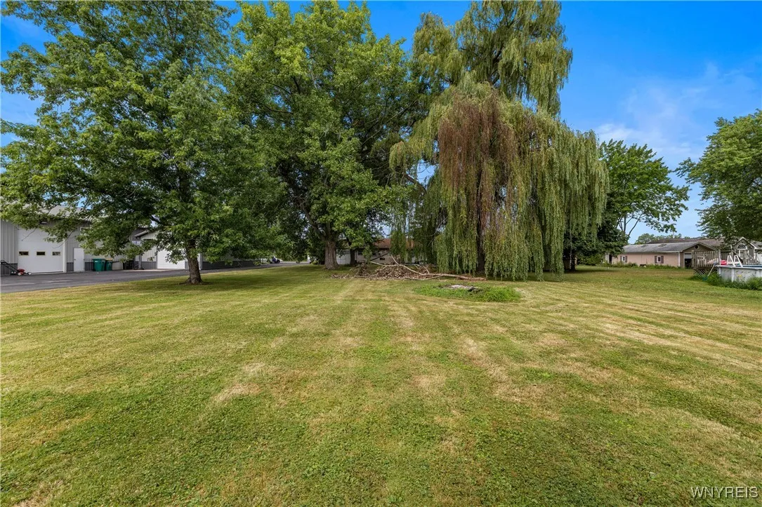 8375 Transit Road, Clarence, New York 14051, Clarence, New York 14051, 4 Bedrooms Bedrooms, 8 Rooms Rooms,2 BathroomsBathrooms,Residential,For Sale,8375 Transit Road, Clarence, New York 14051,B1627758