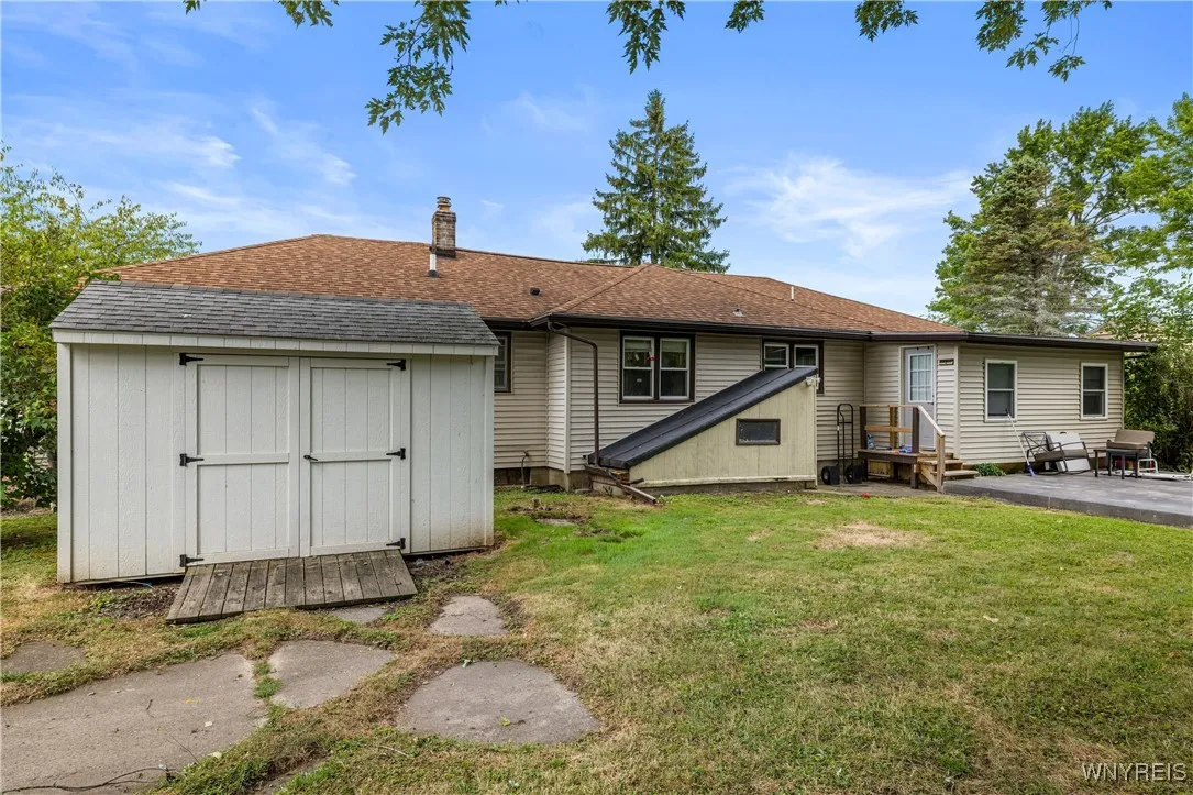 8375 Transit Road, Clarence, New York 14051, Clarence, New York 14051, 4 Bedrooms Bedrooms, 8 Rooms Rooms,2 BathroomsBathrooms,Residential,For Sale,8375 Transit Road, Clarence, New York 14051,B1627758
