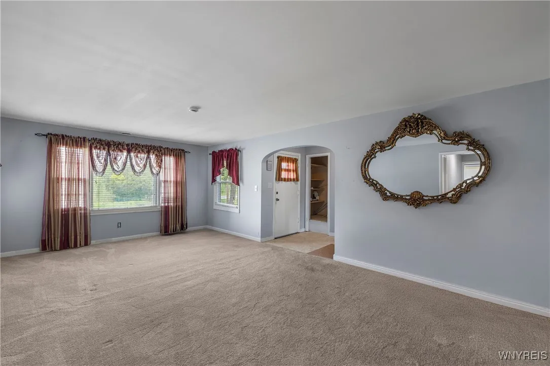 8375 Transit Road, Clarence, New York 14051, Clarence, New York 14051, 4 Bedrooms Bedrooms, 8 Rooms Rooms,2 BathroomsBathrooms,Residential,For Sale,8375 Transit Road, Clarence, New York 14051,B1627758