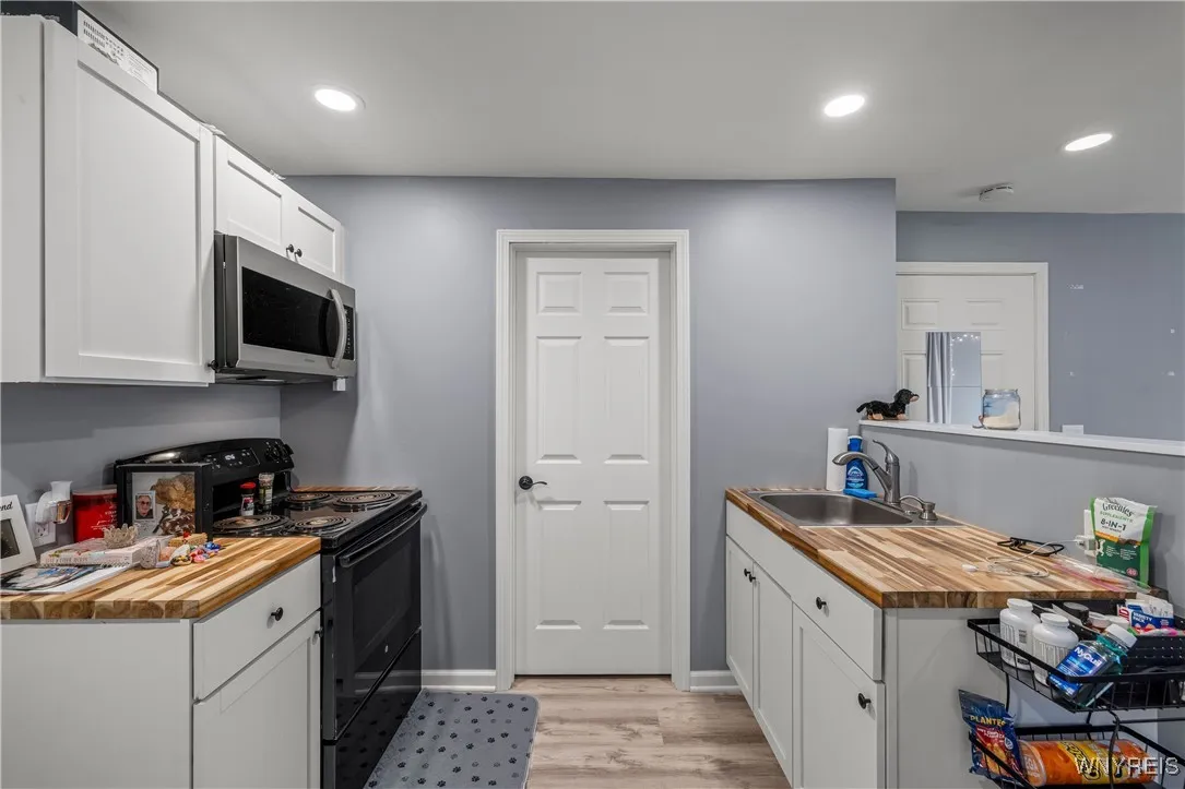 8375 Transit Road, Clarence, New York 14051, Clarence, New York 14051, 4 Bedrooms Bedrooms, 8 Rooms Rooms,2 BathroomsBathrooms,Residential,For Sale,8375 Transit Road, Clarence, New York 14051,B1627758