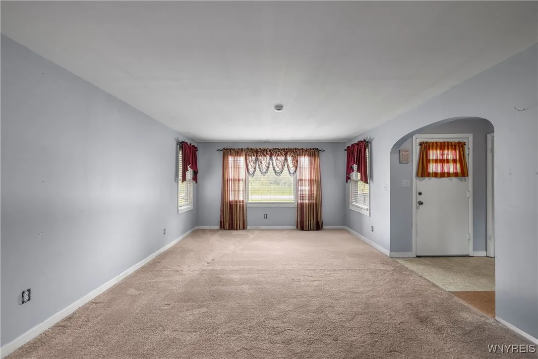 8375 Transit Road, Clarence, New York 14051, Clarence, New York 14051, 4 Bedrooms Bedrooms, 8 Rooms Rooms,2 BathroomsBathrooms,Residential,For Sale,8375 Transit Road, Clarence, New York 14051,B1627758