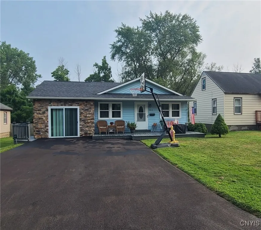 303 Garden City Drive, Salina, New York 13211, Salina, New York 13211, 3 Bedrooms Bedrooms, 7 Rooms Rooms,1 BathroomBathrooms,Residential,Closed,303 Garden City Drive, Salina, New York 13211,0,S1629126