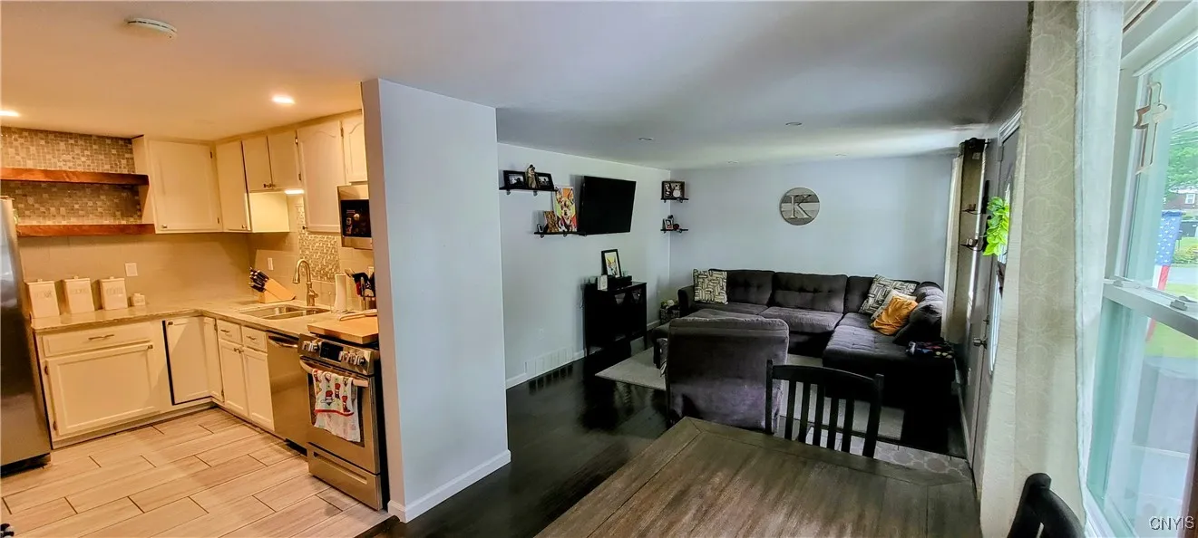 303 Garden City Drive, Salina, New York 13211, Salina, New York 13211, 3 Bedrooms Bedrooms, 7 Rooms Rooms,1 BathroomBathrooms,Residential,Closed,303 Garden City Drive, Salina, New York 13211,0,S1629126