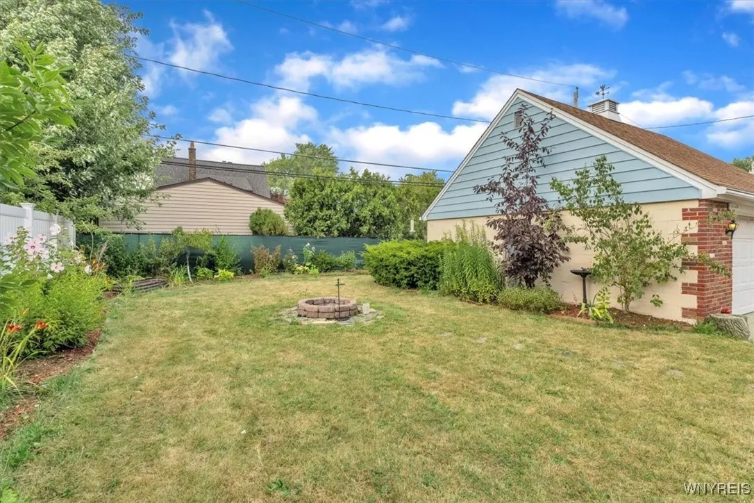 254 Carpenter Avenue, Tonawanda, New York 14223, Tonawanda, New York 14223, 3 Bedrooms Bedrooms, 8 Rooms Rooms,2 BathroomsBathrooms,Residential,For Sale,254 Carpenter Avenue, Tonawanda, New York 14223,B1613522