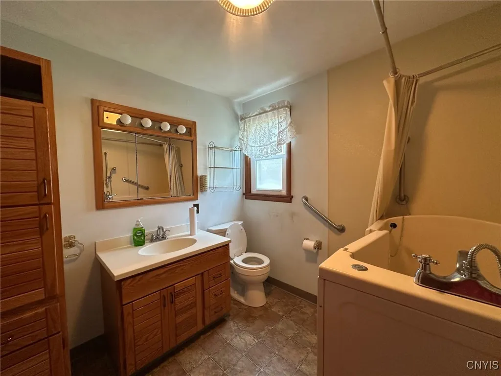 77 Church Street, German Flatts, New York 13407, German Flatts, New York 13407, 4 Bedrooms Bedrooms, 8 Rooms Rooms,1 BathroomBathrooms,Residential,Closed,77 Church Street, German Flatts, New York 13407,0,S1629114