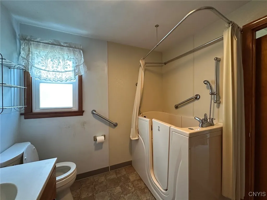 77 Church Street, German Flatts, New York 13407, German Flatts, New York 13407, 4 Bedrooms Bedrooms, 8 Rooms Rooms,1 BathroomBathrooms,Residential,Closed,77 Church Street, German Flatts, New York 13407,0,S1629114