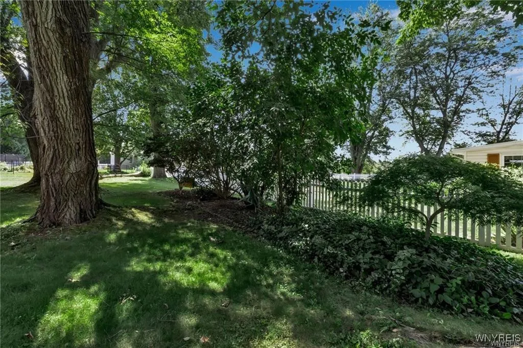 9461 Greiner Road, Clarence, New York 14031, Clarence, New York 14031, 3 Bedrooms Bedrooms, 8 Rooms Rooms,2 BathroomsBathrooms,Residential,For Sale,9461 Greiner Road, Clarence, New York 14031,B1629107
