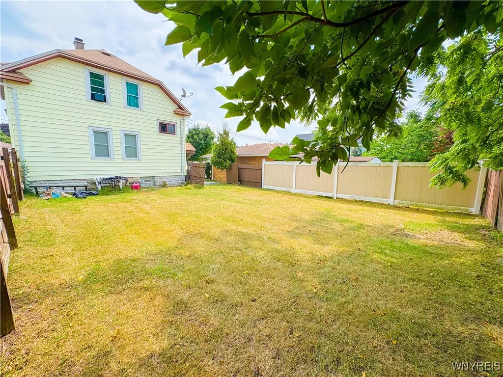 366 Penora Street, Lancaster, New York 14043, Lancaster, New York 14043, 4 Bedrooms Bedrooms, ,2 BathroomsBathrooms,Residential,Closed,366 Penora Street, Lancaster, New York 14043,0,B1629322