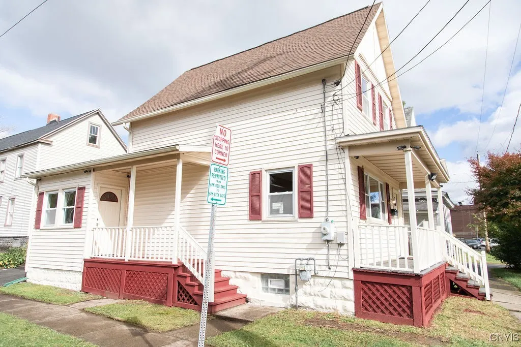 132 Fenton Street, Syracuse, New York 13204, Syracuse, New York 13204, 2 Bedrooms Bedrooms, 4 Rooms Rooms,1 BathroomBathrooms,Residential,For Sale,132 Fenton Street, Syracuse, New York 13204,S1629192