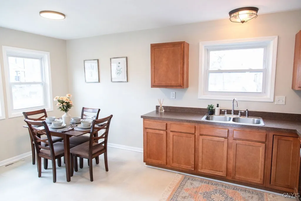 132 Fenton Street, Syracuse, New York 13204, Syracuse, New York 13204, 2 Bedrooms Bedrooms, 4 Rooms Rooms,1 BathroomBathrooms,Residential,For Sale,132 Fenton Street, Syracuse, New York 13204,S1629192