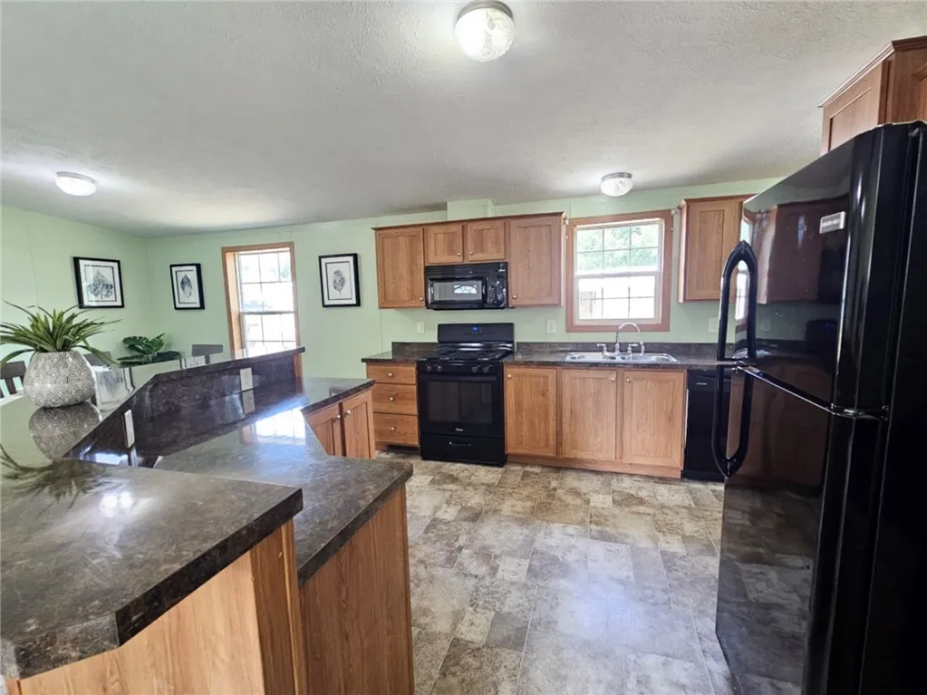 1612 Hennessey Rd #98, Ontario, New York 14519, Ontario, New York 14519, 4 Bedrooms Bedrooms, 6 Rooms Rooms,2 BathroomsBathrooms,Residential,For Sale,1612 Hennessey Rd #98, Ontario, New York 14519,R1628817