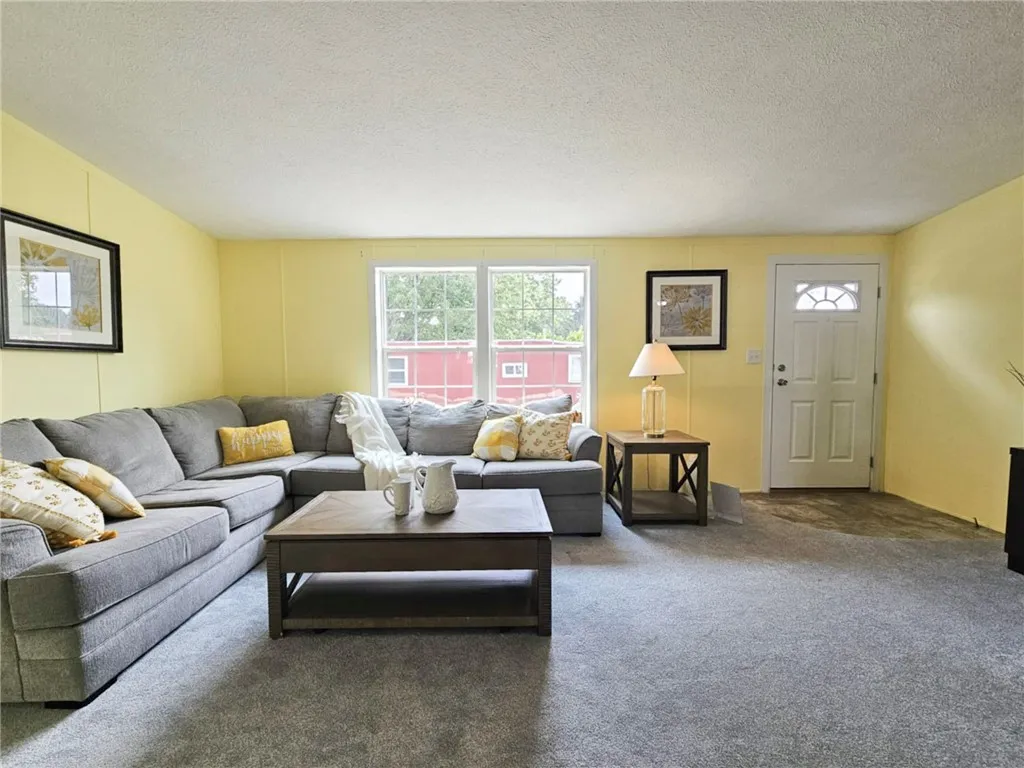 1612 Hennessey Rd #98, Ontario, New York 14519, Ontario, New York 14519, 4 Bedrooms Bedrooms, 6 Rooms Rooms,2 BathroomsBathrooms,Residential,For Sale,1612 Hennessey Rd #98, Ontario, New York 14519,R1628817