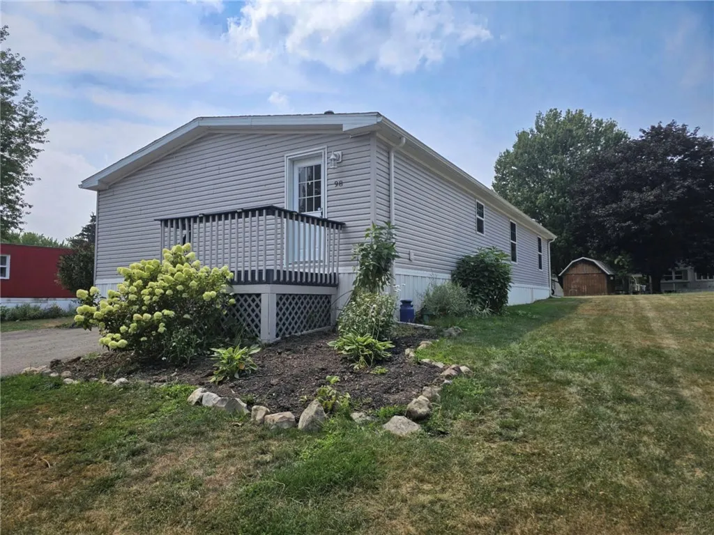 1612 Hennessey Rd #98, Ontario, New York 14519, Ontario, New York 14519, 4 Bedrooms Bedrooms, 6 Rooms Rooms,2 BathroomsBathrooms,Residential,For Sale,1612 Hennessey Rd #98, Ontario, New York 14519,R1628817