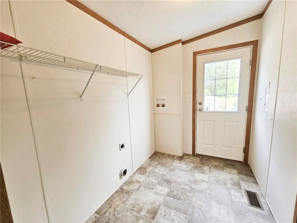 1612 Hennessey Rd #98, Ontario, New York 14519, Ontario, New York 14519, 4 Bedrooms Bedrooms, 6 Rooms Rooms,2 BathroomsBathrooms,Residential,For Sale,1612 Hennessey Rd #98, Ontario, New York 14519,R1628817