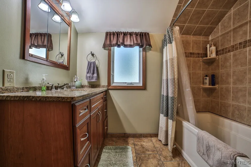 126 Stoneleigh Avenue, Tonawanda, New York 14223, Tonawanda, New York 14223, 4 Bedrooms Bedrooms, 8 Rooms Rooms,2 BathroomsBathrooms,Residential,For Sale,126 Stoneleigh Avenue, Tonawanda, New York 14223,B1628198