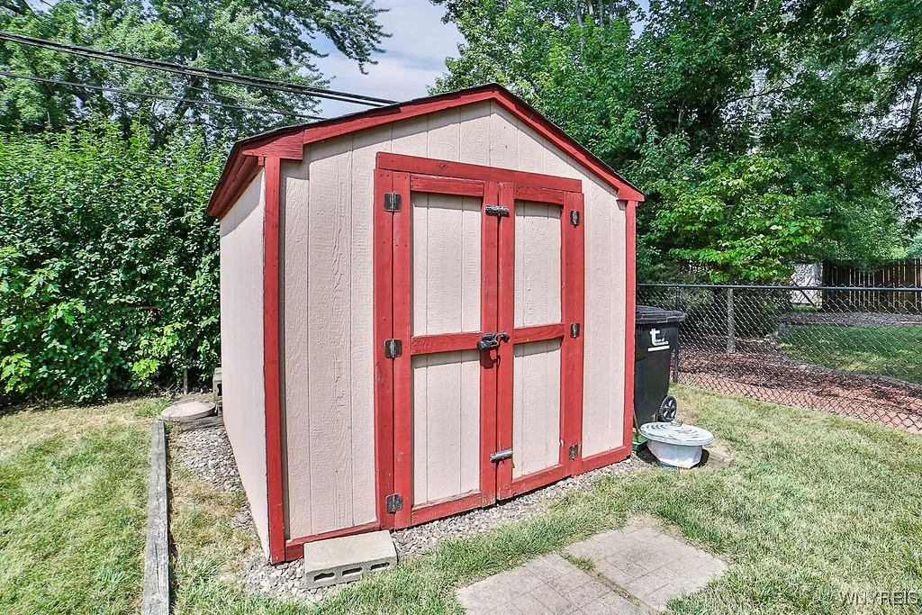 126 Stoneleigh Avenue, Tonawanda, New York 14223, Tonawanda, New York 14223, 4 Bedrooms Bedrooms, 8 Rooms Rooms,2 BathroomsBathrooms,Residential,For Sale,126 Stoneleigh Avenue, Tonawanda, New York 14223,B1628198