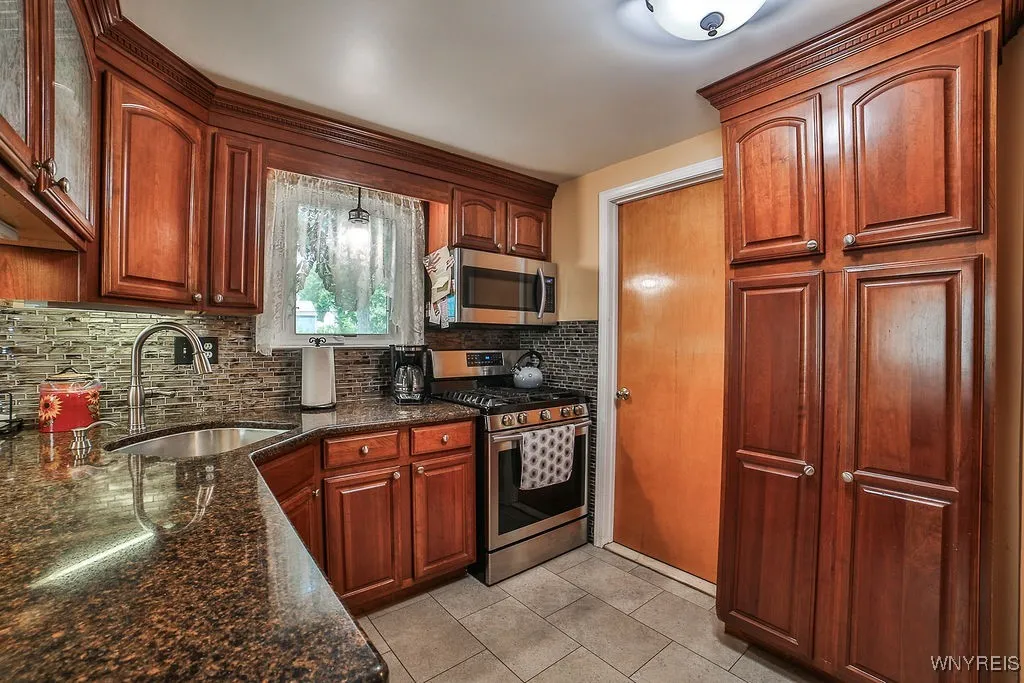 126 Stoneleigh Avenue, Tonawanda, New York 14223, Tonawanda, New York 14223, 4 Bedrooms Bedrooms, 8 Rooms Rooms,2 BathroomsBathrooms,Residential,For Sale,126 Stoneleigh Avenue, Tonawanda, New York 14223,B1628198