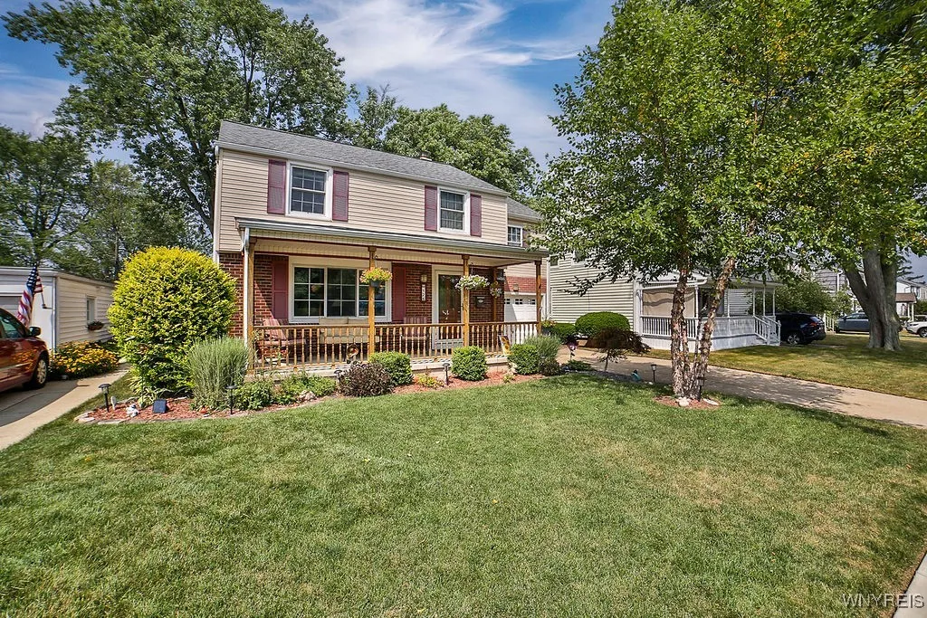 126 Stoneleigh Avenue, Tonawanda, New York 14223, Tonawanda, New York 14223, 4 Bedrooms Bedrooms, 8 Rooms Rooms,2 BathroomsBathrooms,Residential,For Sale,126 Stoneleigh Avenue, Tonawanda, New York 14223,B1628198
