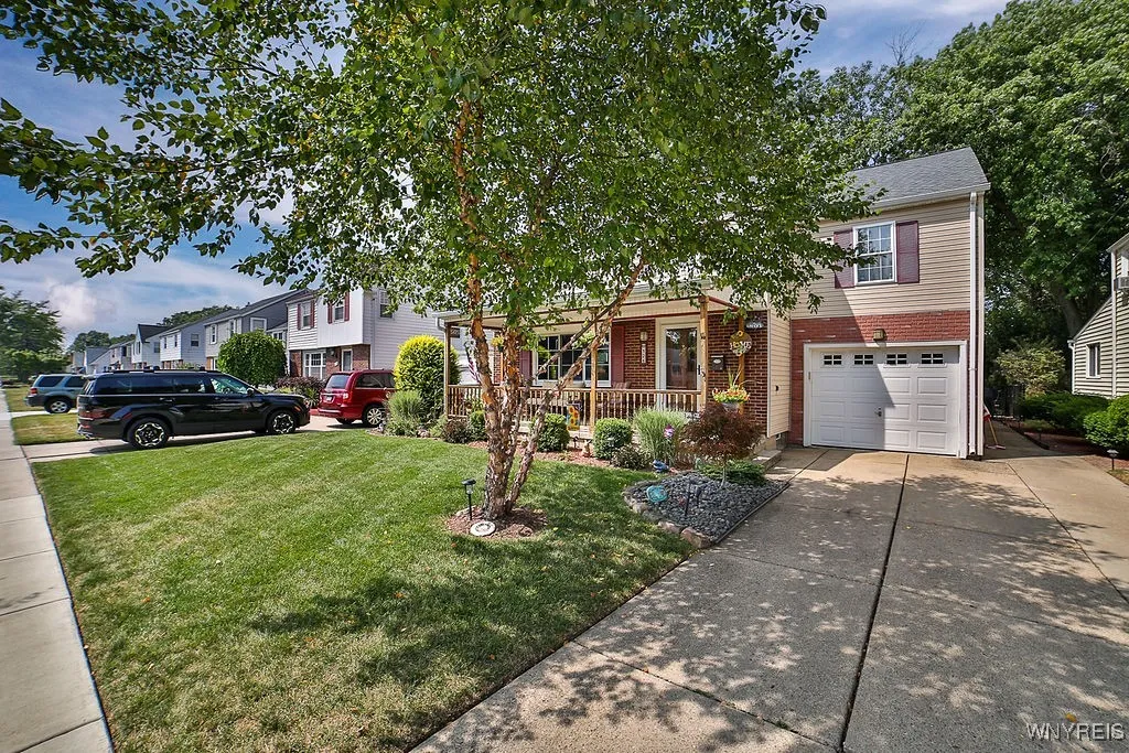 126 Stoneleigh Avenue, Tonawanda, New York 14223, Tonawanda, New York 14223, 4 Bedrooms Bedrooms, 8 Rooms Rooms,2 BathroomsBathrooms,Residential,For Sale,126 Stoneleigh Avenue, Tonawanda, New York 14223,B1628198