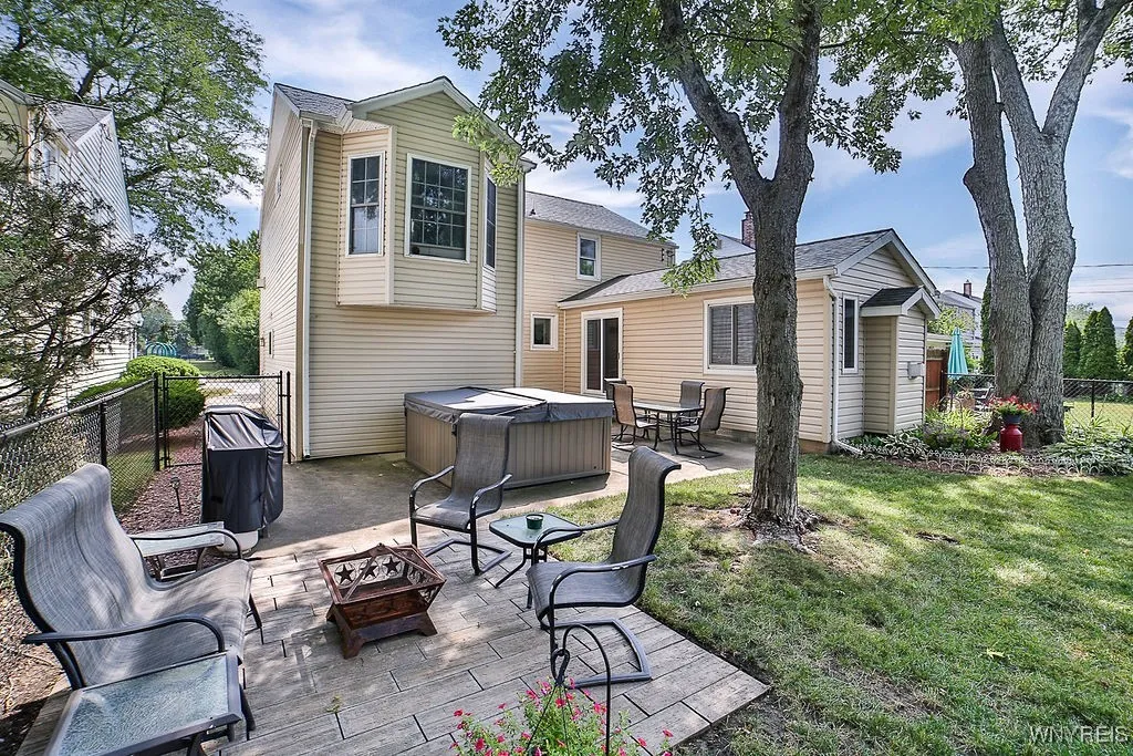 126 Stoneleigh Avenue, Tonawanda, New York 14223, Tonawanda, New York 14223, 4 Bedrooms Bedrooms, 8 Rooms Rooms,2 BathroomsBathrooms,Residential,For Sale,126 Stoneleigh Avenue, Tonawanda, New York 14223,B1628198