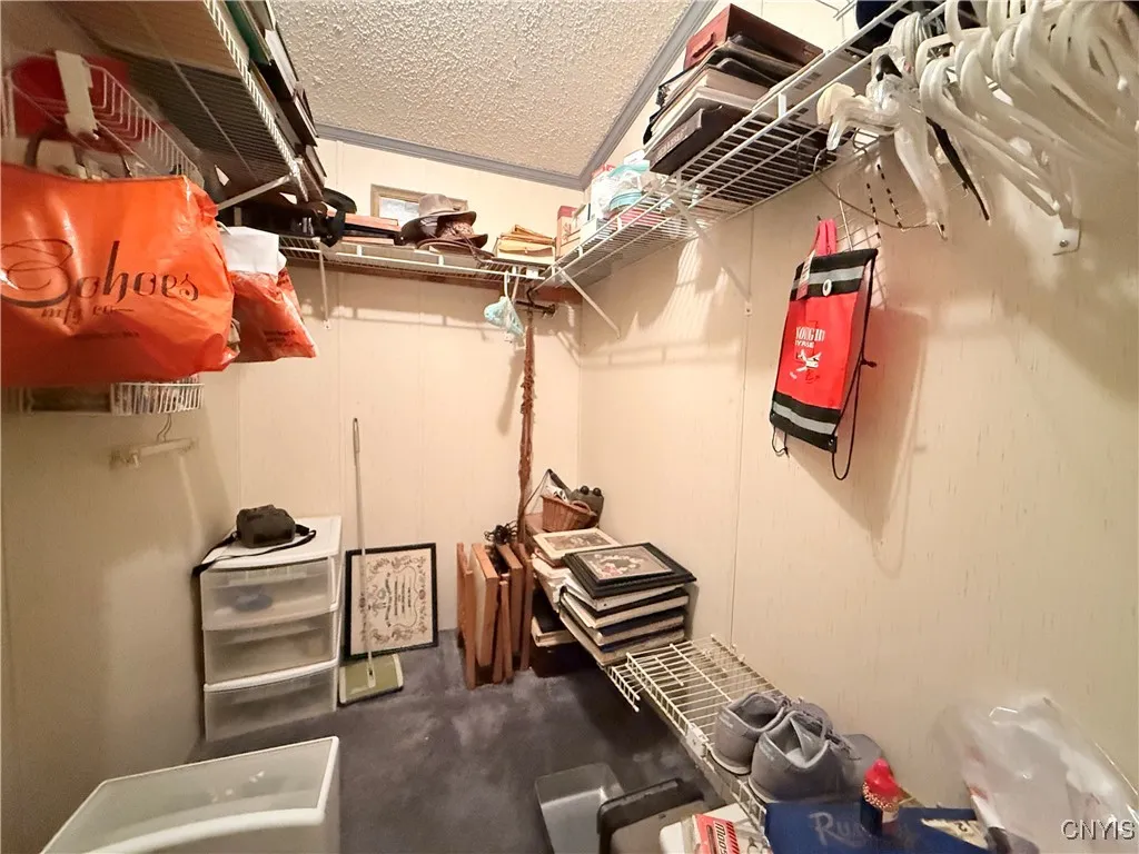 Master suite walk-in closet