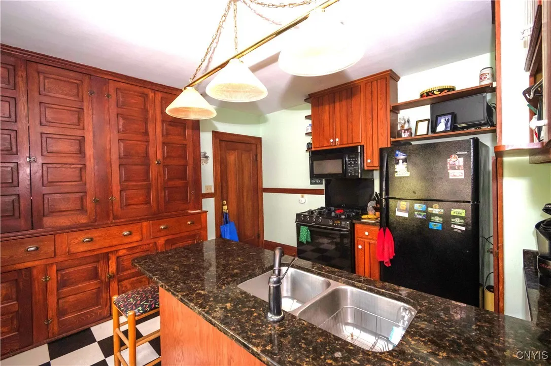 139-41 Whittier Avenue, Syracuse, New York 13204, Syracuse, New York 13204, 4 Bedrooms Bedrooms, ,2 BathroomsBathrooms,Residential,Closed,139-41 Whittier Avenue, Syracuse, New York 13204,0,S1629259