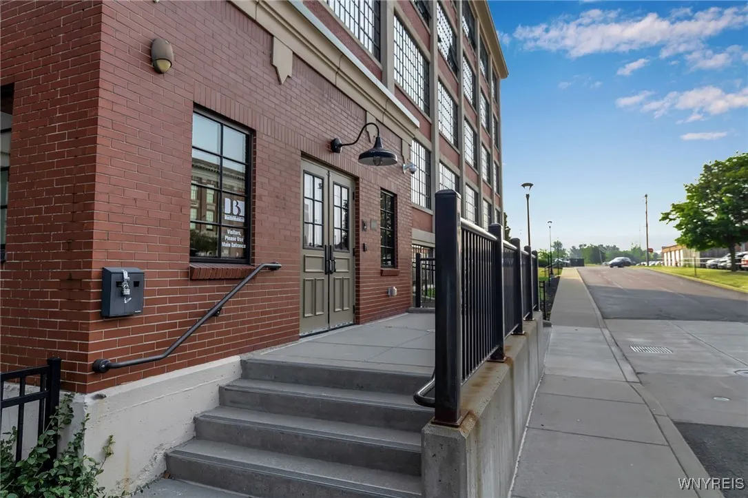 2917 Main Street 113, Buffalo, New York 14214, Buffalo, New York 14214, 2 Bedrooms Bedrooms, 4 Rooms Rooms,1 BathroomBathrooms,Residential,For Sale,2917 Main Street 113, Buffalo, New York 14214,B1629374