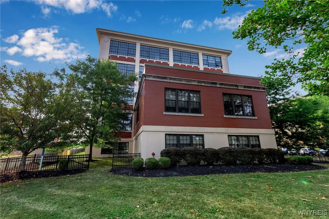 2917 Main Street 113, Buffalo, New York 14214, Buffalo, New York 14214, 2 Bedrooms Bedrooms, 4 Rooms Rooms,1 BathroomBathrooms,Residential,For Sale,2917 Main Street 113, Buffalo, New York 14214,B1629374