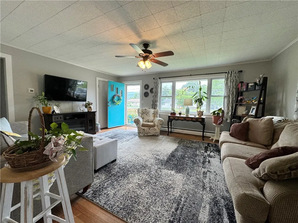 1257 Pennsylvania, Southport, New York 14871, Southport, New York 14871, 3 Bedrooms Bedrooms, 8 Rooms Rooms,1 BathroomBathrooms,Residential,For Sale,1257 Pennsylvania, Southport, New York 14871,R1629046