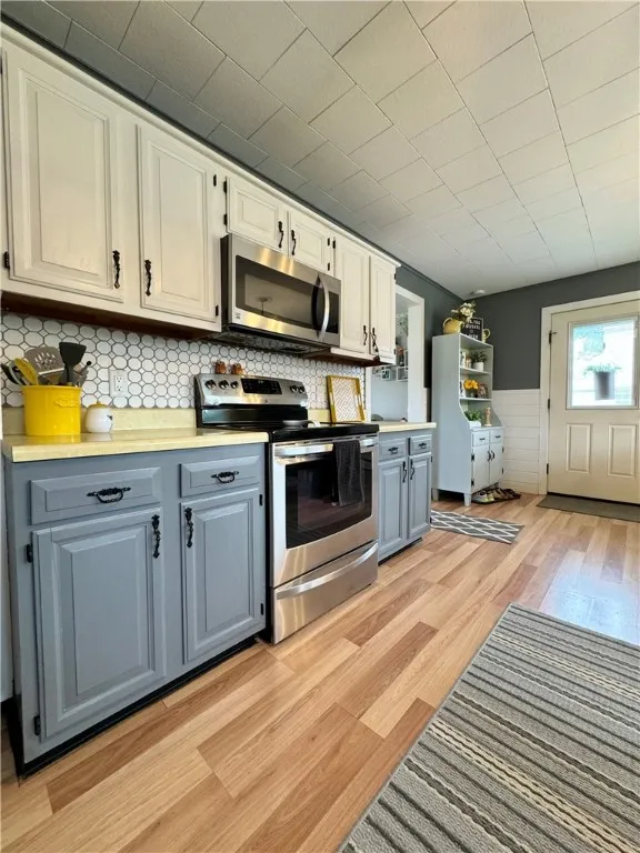 1257 Pennsylvania, Southport, New York 14871, Southport, New York 14871, 3 Bedrooms Bedrooms, 8 Rooms Rooms,1 BathroomBathrooms,Residential,For Sale,1257 Pennsylvania, Southport, New York 14871,R1629046