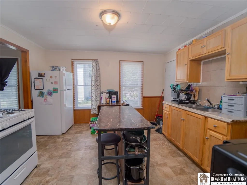 144 Lord Street, Dunkirk, New York 14048, Dunkirk, New York 14048, 4 Bedrooms Bedrooms, ,1 BathroomBathrooms,Residential,For Sale,144 Lord Street, Dunkirk, New York 14048,R1629377