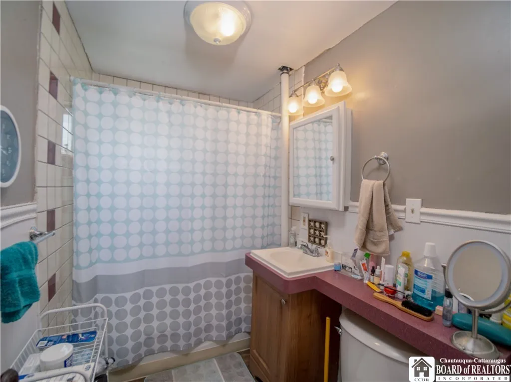 144 Lord Street, Dunkirk, New York 14048, Dunkirk, New York 14048, 4 Bedrooms Bedrooms, ,1 BathroomBathrooms,Residential,For Sale,144 Lord Street, Dunkirk, New York 14048,R1629377