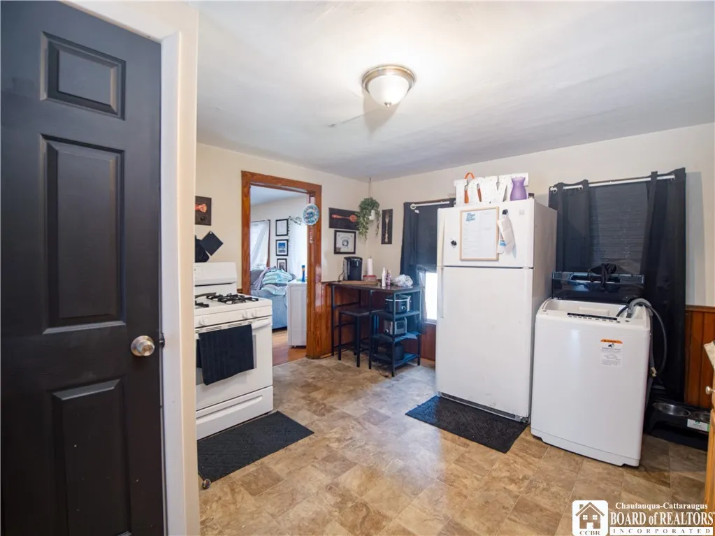 144 Lord Street, Dunkirk, New York 14048, Dunkirk, New York 14048, 4 Bedrooms Bedrooms, ,1 BathroomBathrooms,Residential,For Sale,144 Lord Street, Dunkirk, New York 14048,0,R1629377