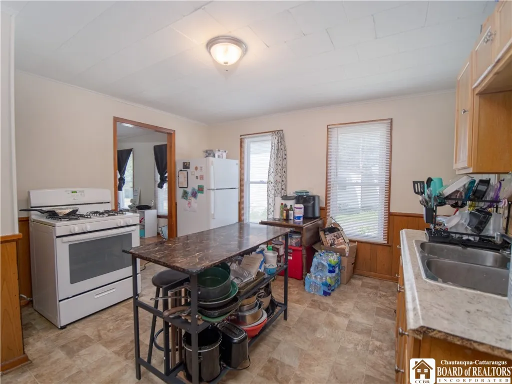 144 Lord Street, Dunkirk, New York 14048, Dunkirk, New York 14048, 4 Bedrooms Bedrooms, ,1 BathroomBathrooms,Residential,For Sale,144 Lord Street, Dunkirk, New York 14048,R1629377